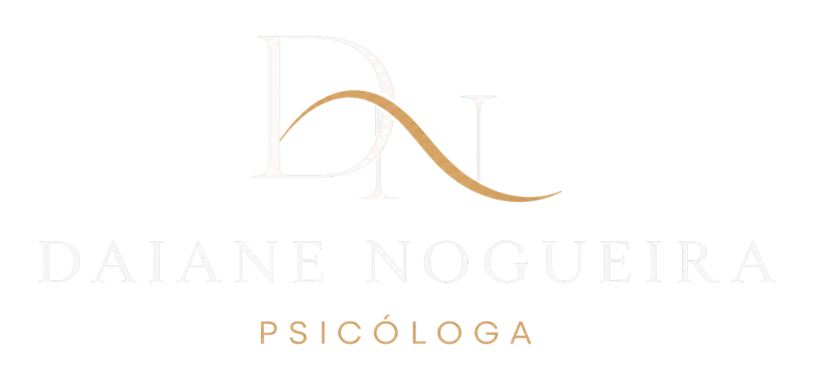 Logo nova Daiane Nogueira (branca)